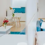 Stephanie Lägenhet *